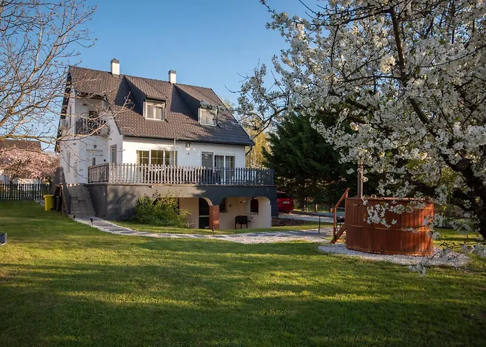 Sunny בית נופש Zánka